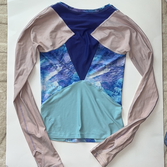 Ivivva water Rashie - Picture 4 of 4